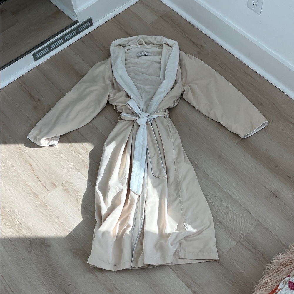 Frontgate Cream Hooded Robe with Belt